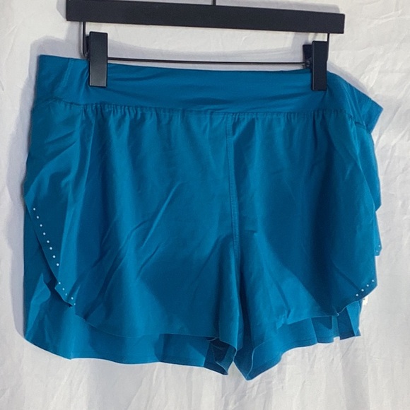 Lululemon Fast and Free Shorts - Picture 2 of 10